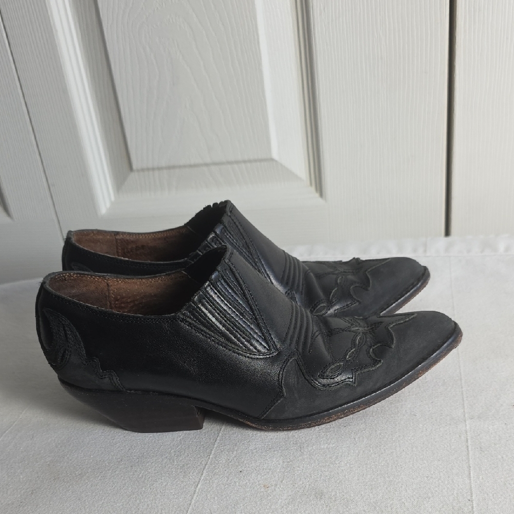 Womens Vintage Guess by Marciano Black Western Ankle Booties Size 5.5